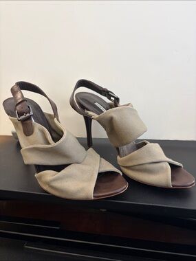 Vera Wang Lavender Label Beige Canvas Twist Slingback Heels with Brown Straps